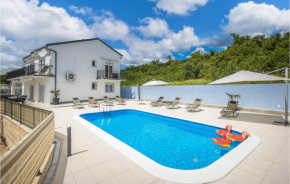 5 Bedroom Cozy Home In Selce
